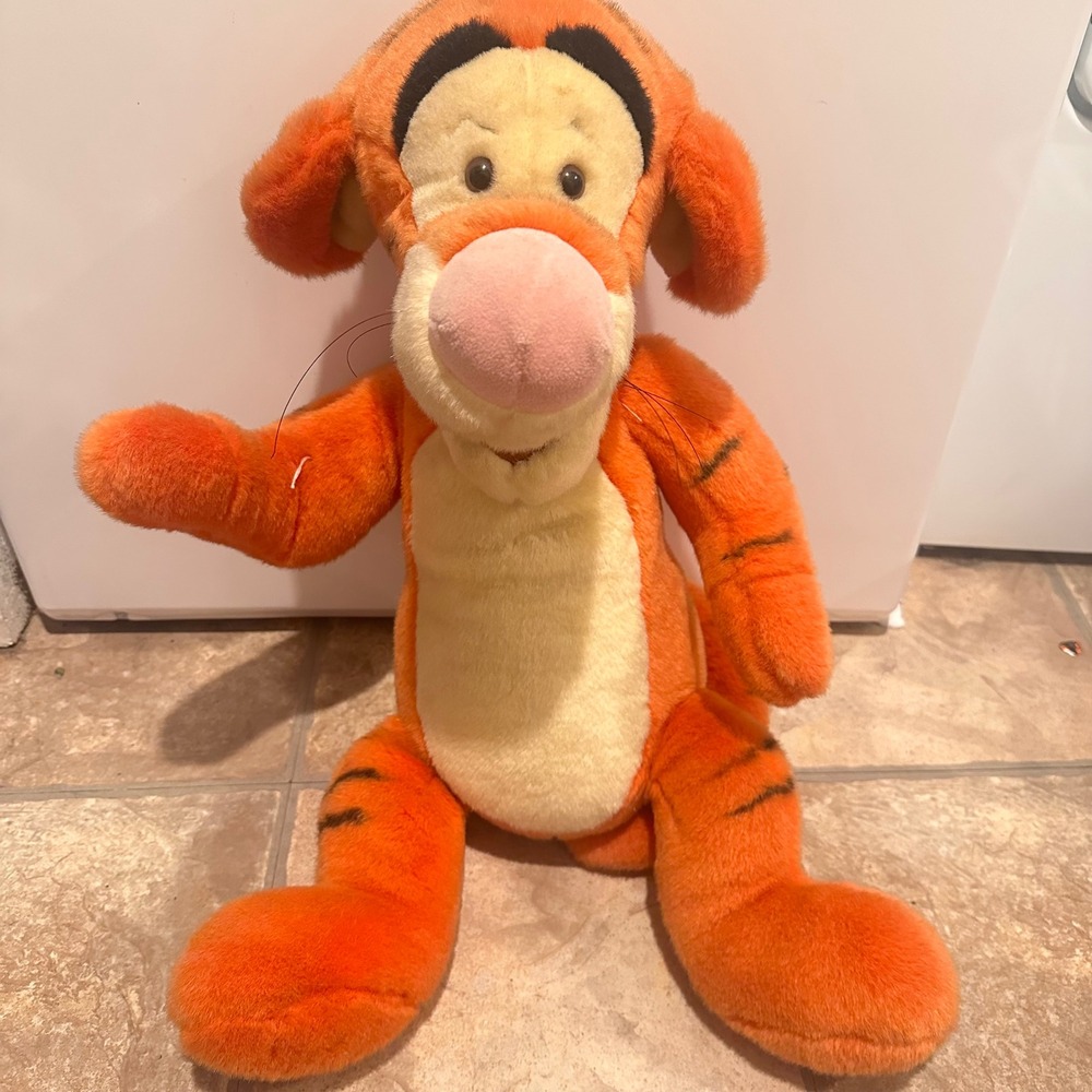 Disney Store Winnie the Pooh Tigger Plush Stuffed Animal Orange Striped Tiger